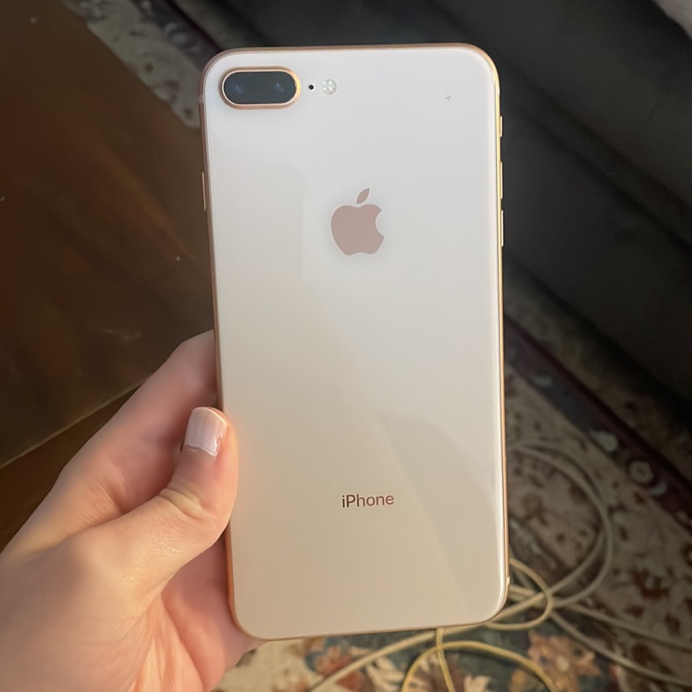 iPhone 8 Plus Rose Gold